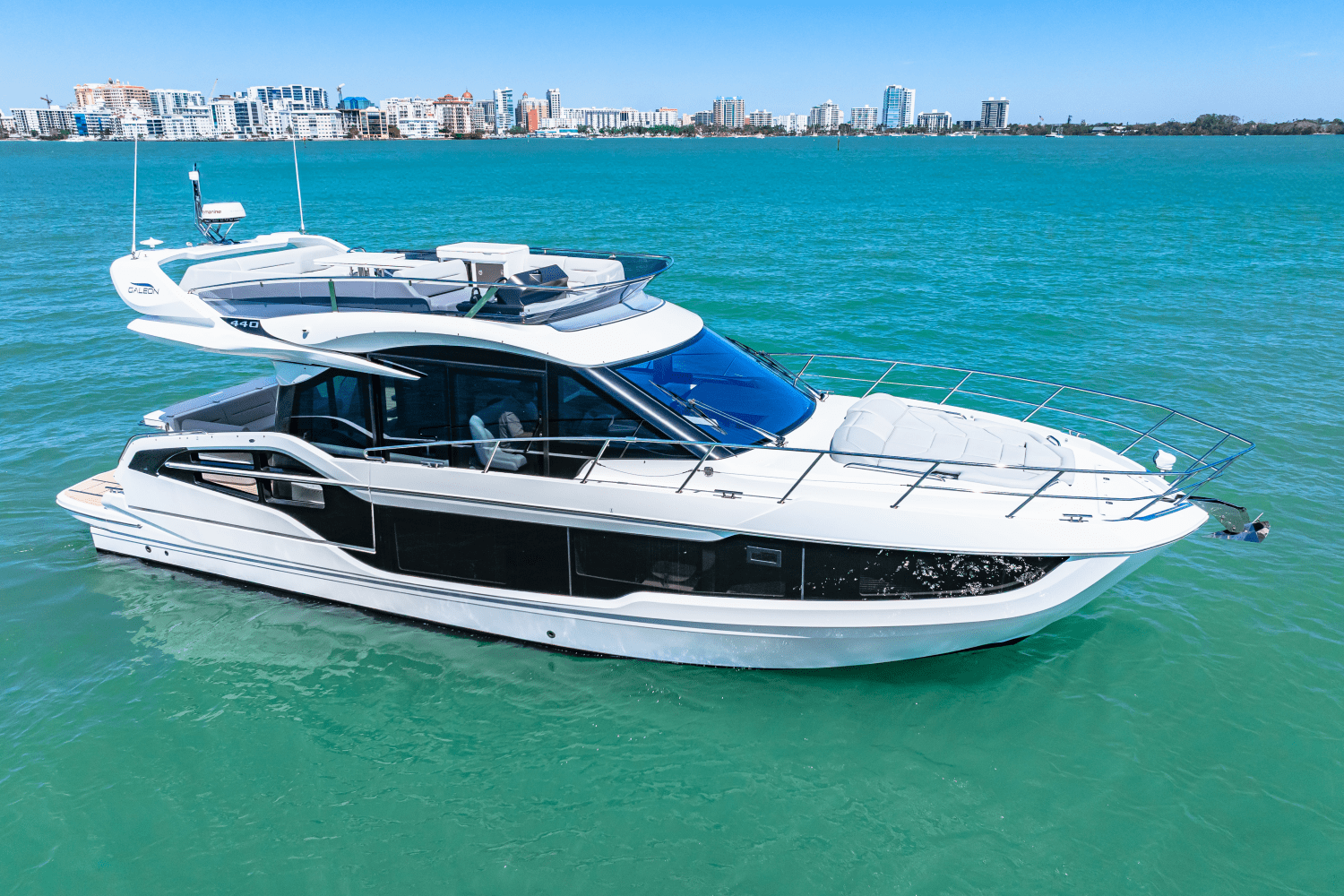 Slide: The Image of Galeon 440 FLY 2025 - 1