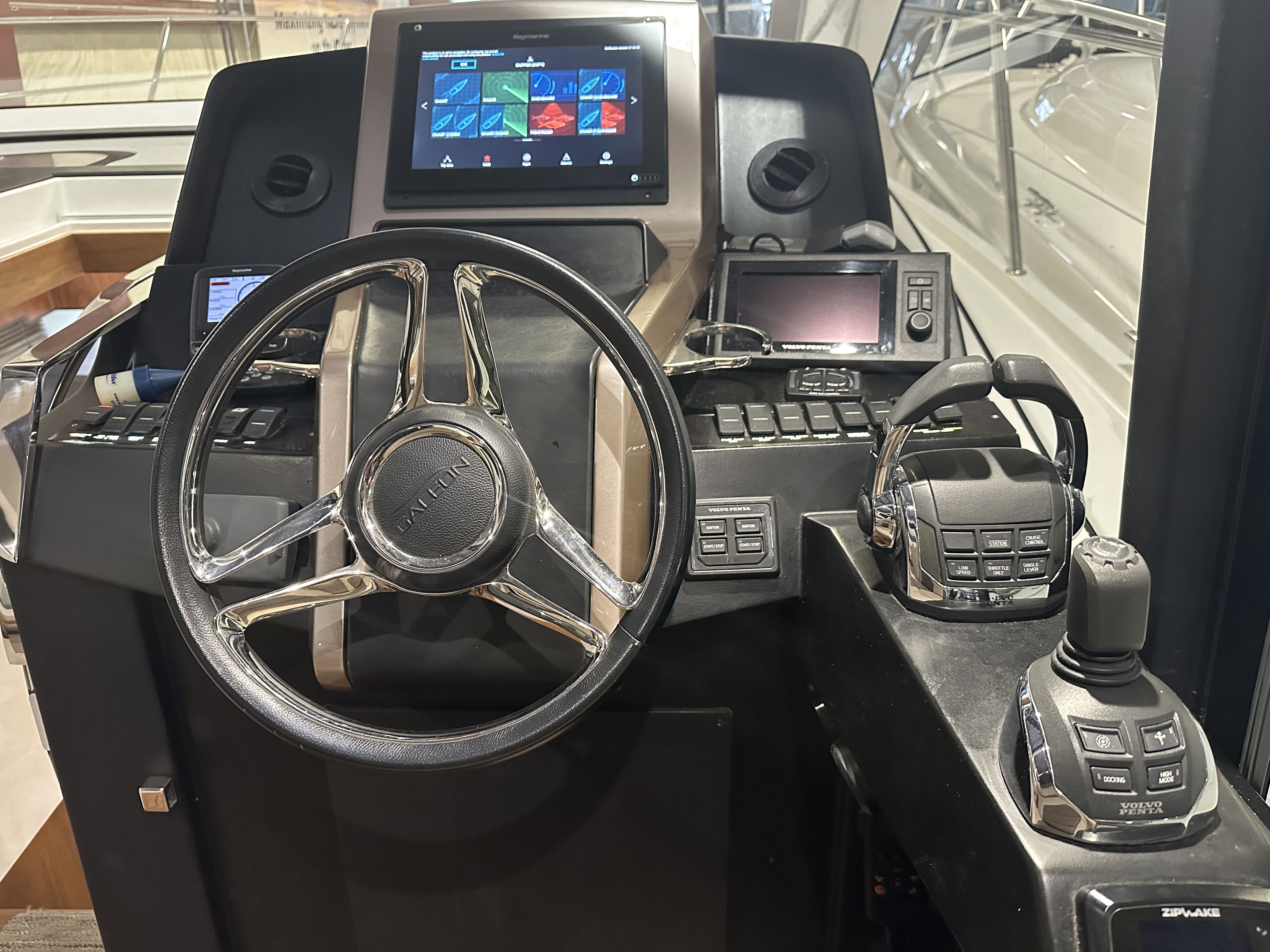 Slide: The Image of Galeon 445 HTS 2016 - 21