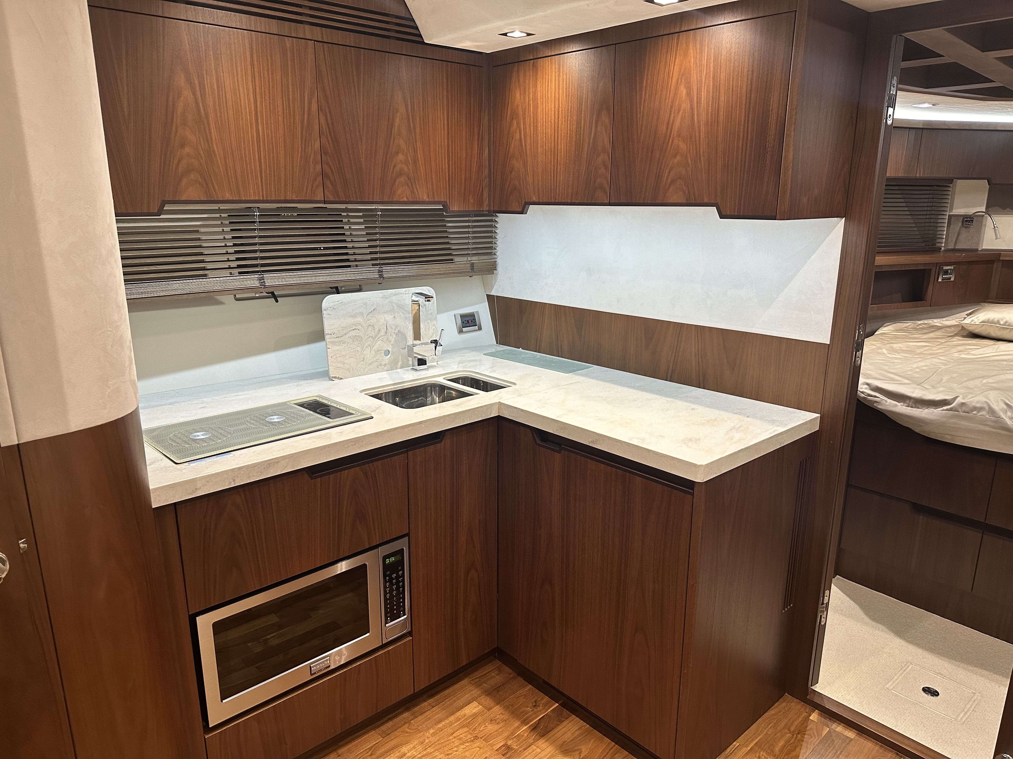 Slide: The Image of Galeon 445 HTS 2016 - 23