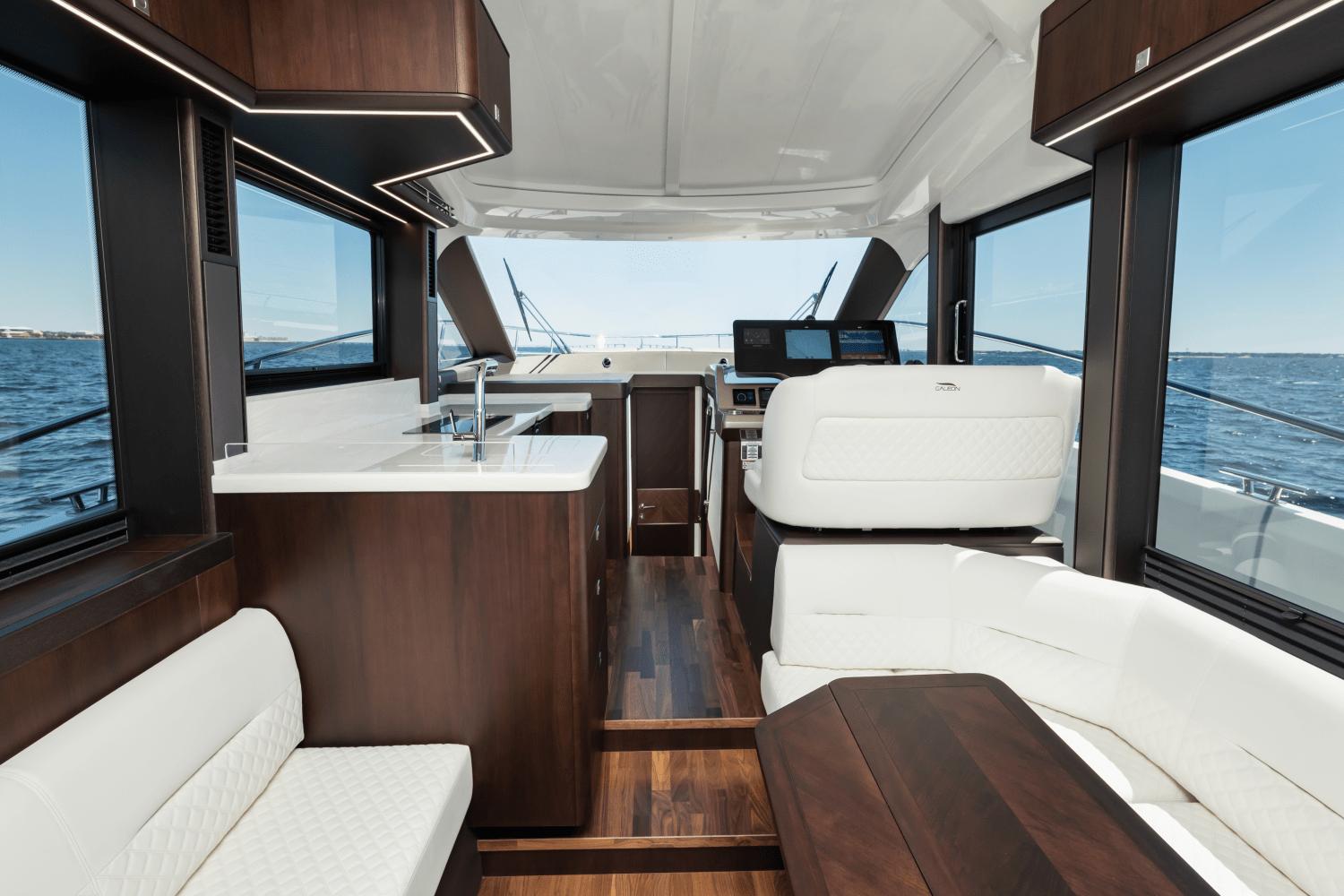 Slide: The Image of Galeon 450 HTC 2024 - 22
