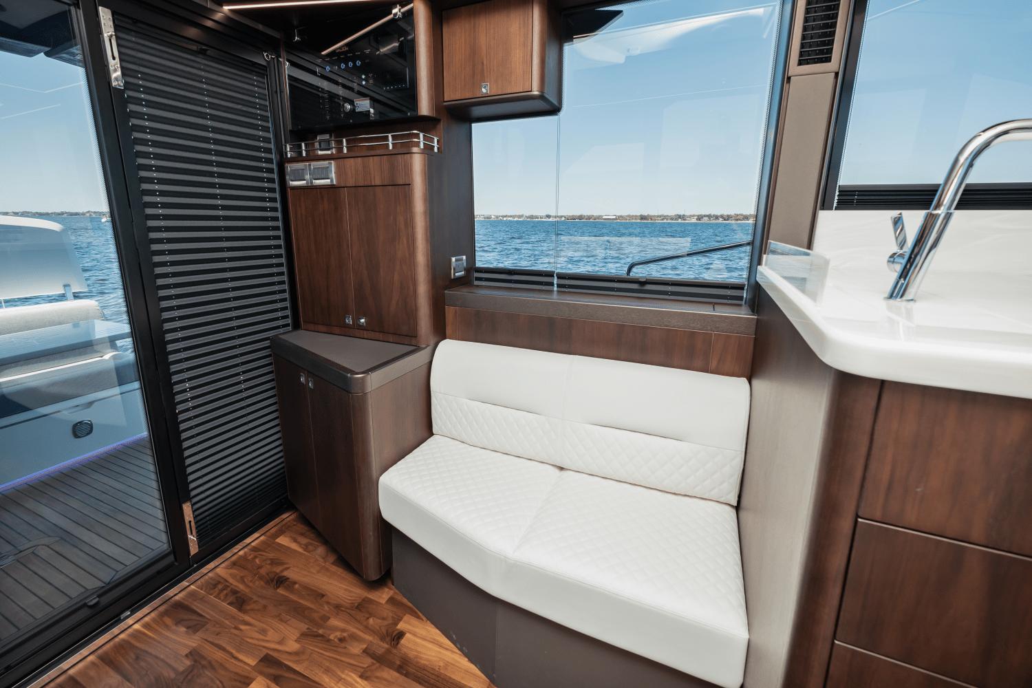 Slide: The Image of Galeon 450 HTC 2024 - 24