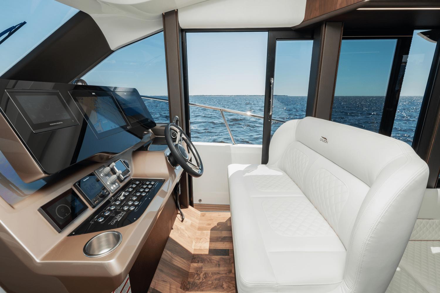 Slide: The Image of Galeon 450 HTC 2024 - 29