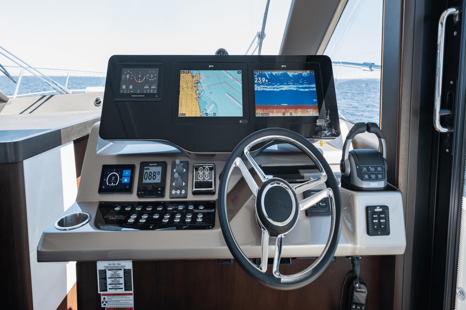 Slide: The Image of Galeon 450 HTC 2024 - 30