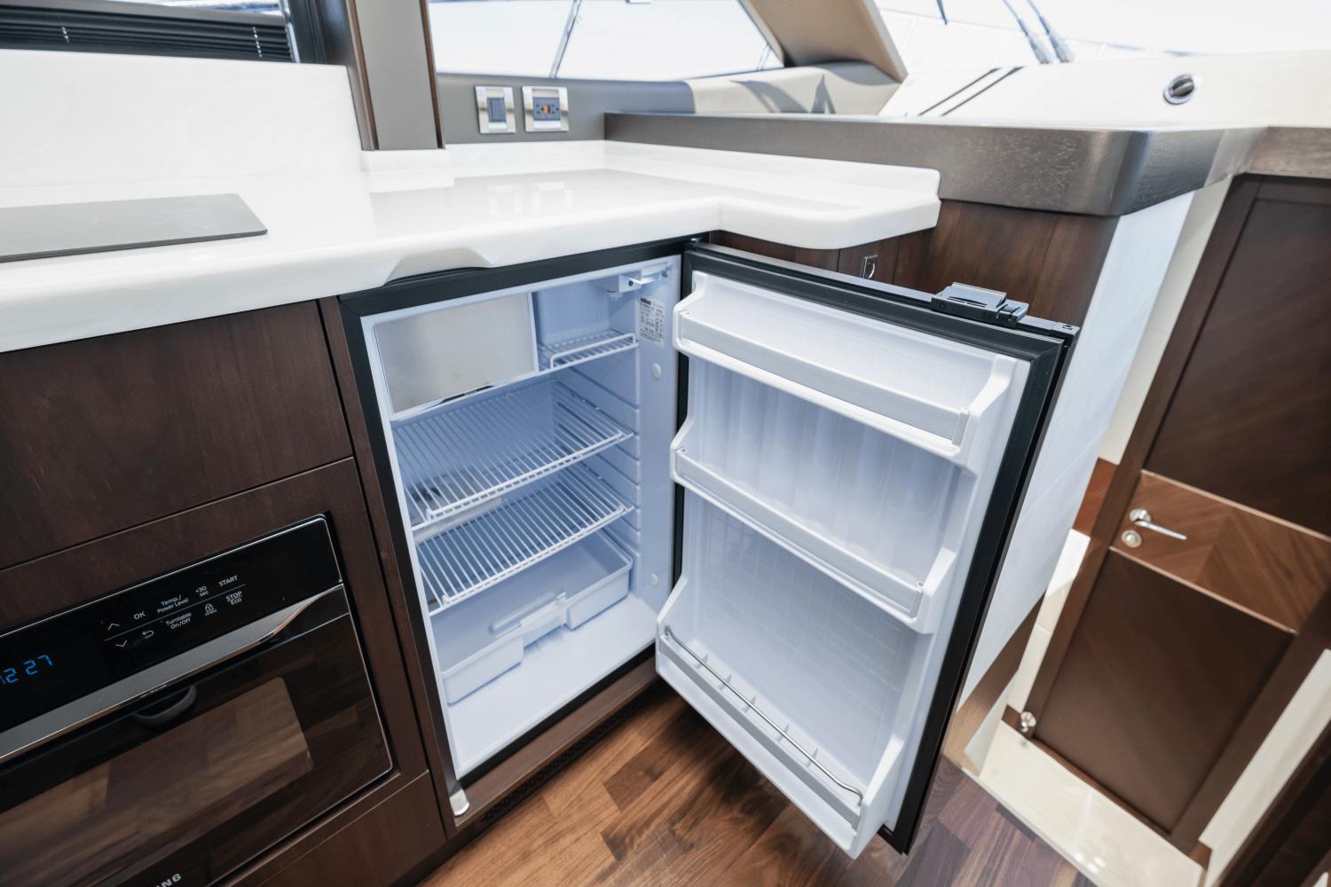 Slide: The Image of Galeon 450 HTC 2024 - 41