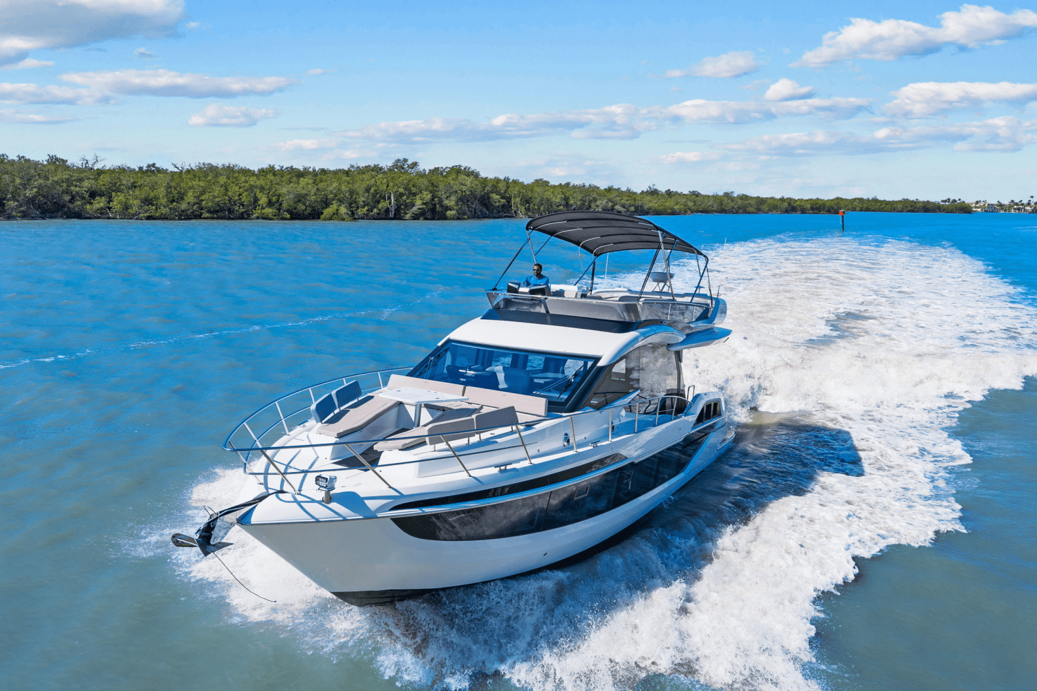 Slide: The Image of Galeon 480 FLY 2025 - 15