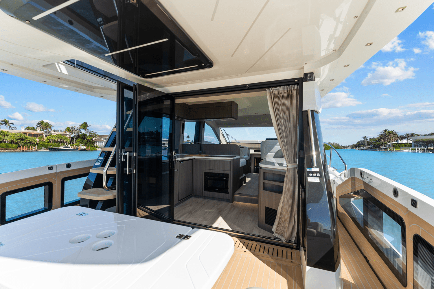 Slide: The Image of Galeon 480 FLY 2025 - 28