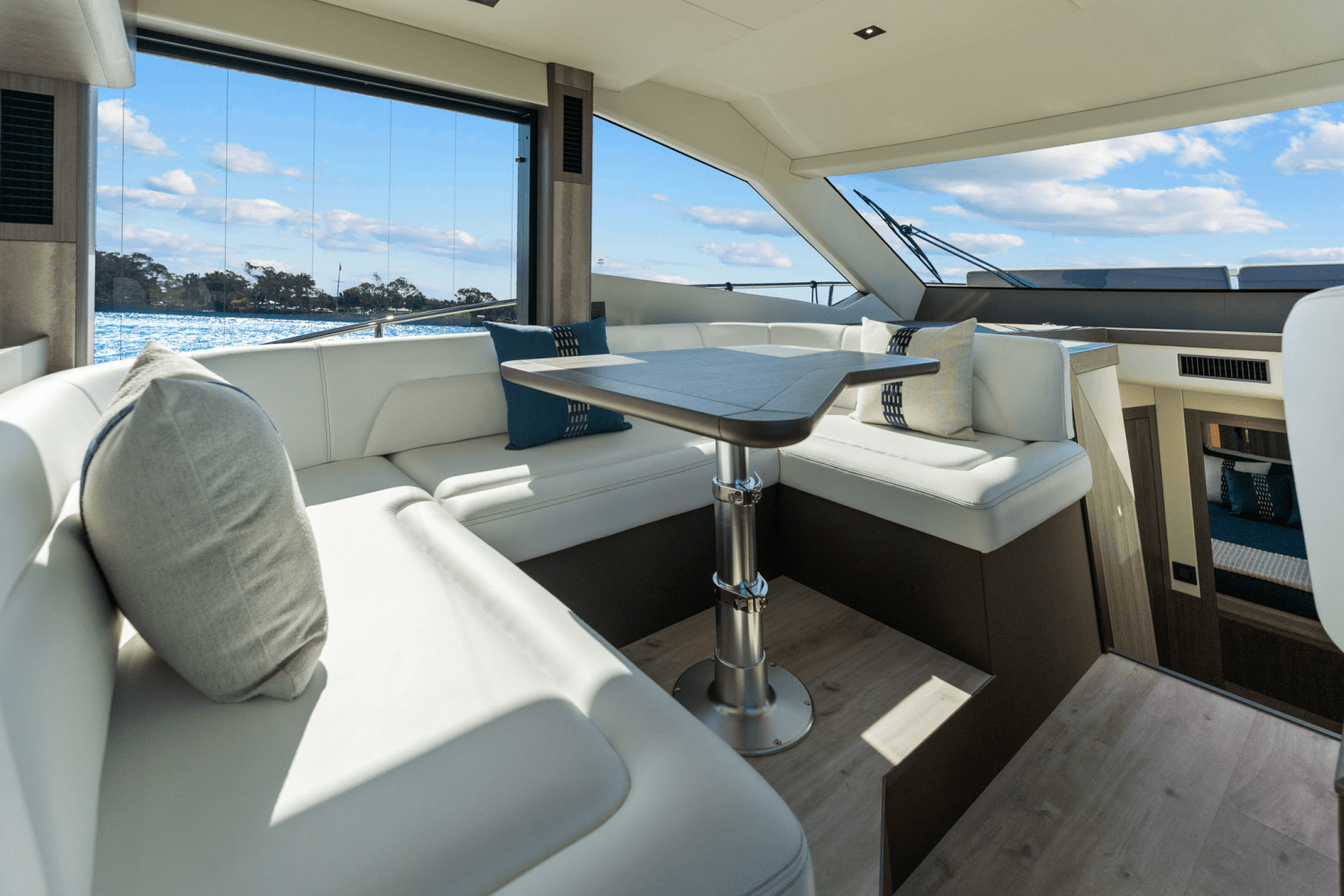 Slide: The Image of Galeon 480 FLY 2025 - 29