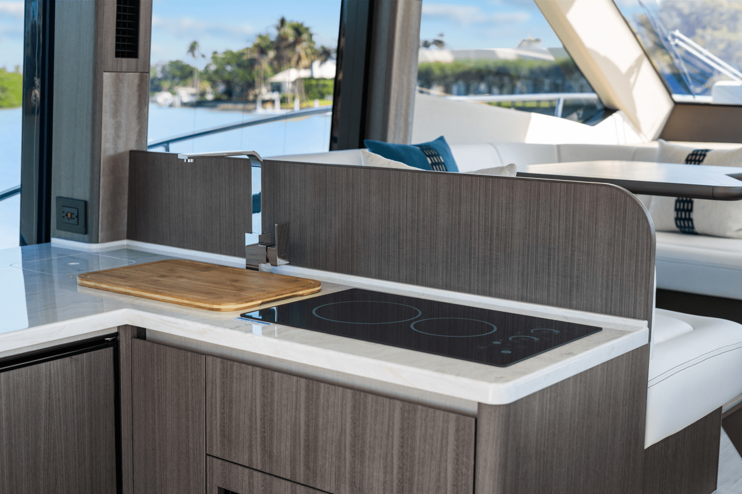 Slide: The Image of Galeon 480 FLY 2025 - 32