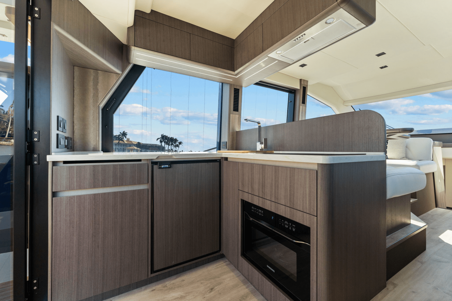 Slide: The Image of Galeon 480 FLY 2025 - 33