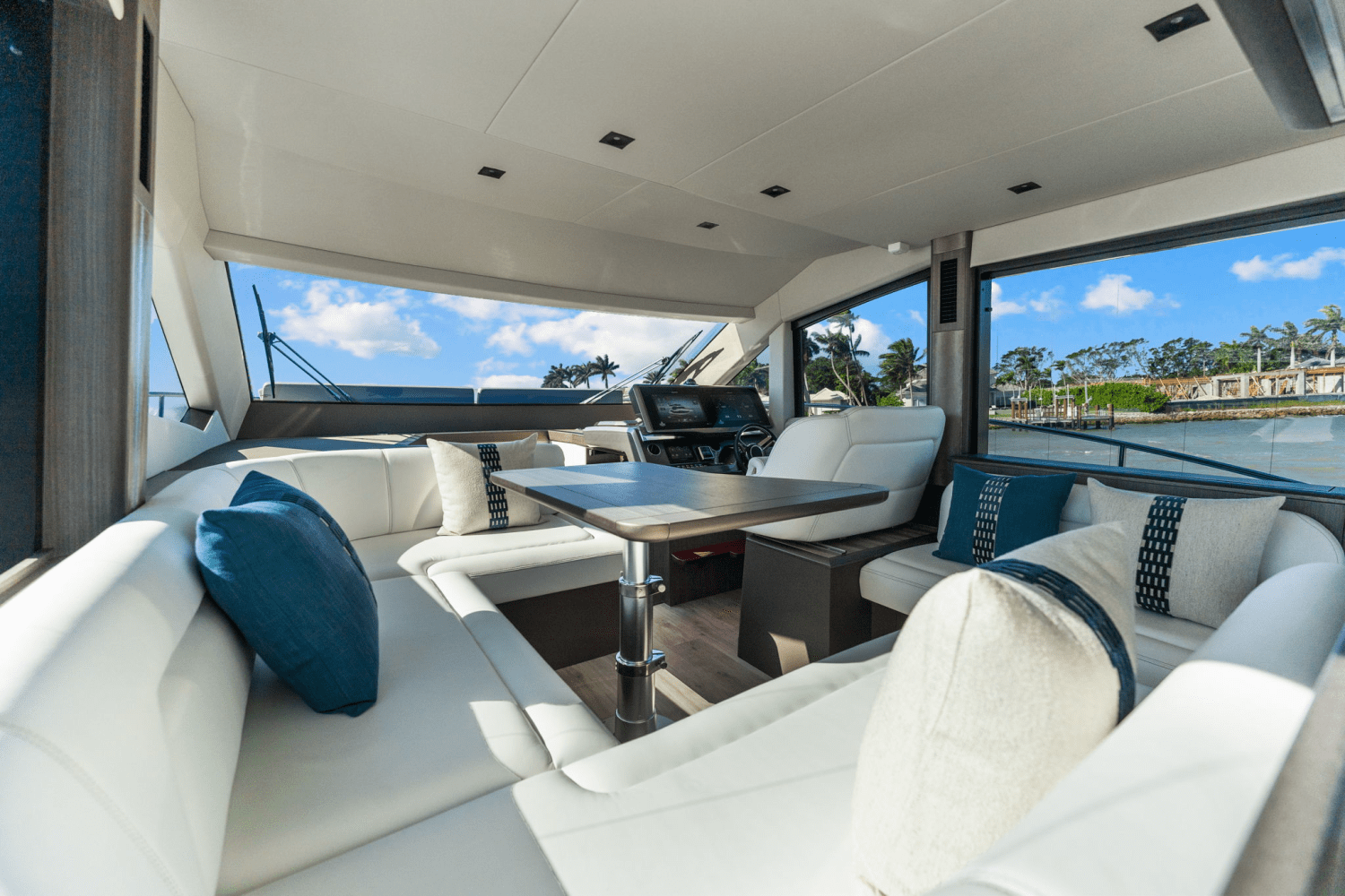 Slide: The Image of Galeon 480 FLY 2025 - 35