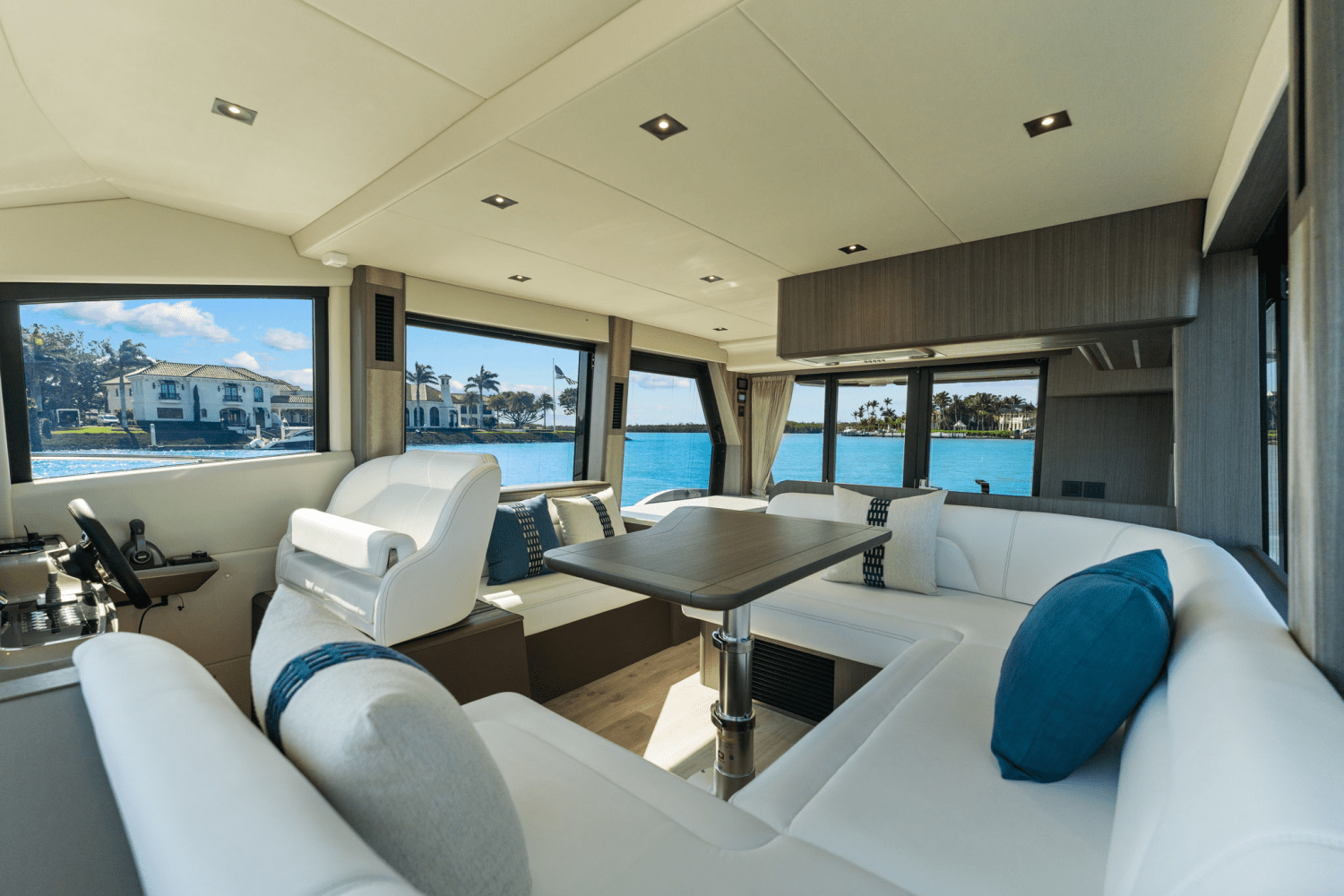 Slide: The Image of Galeon 480 FLY 2025 - 37