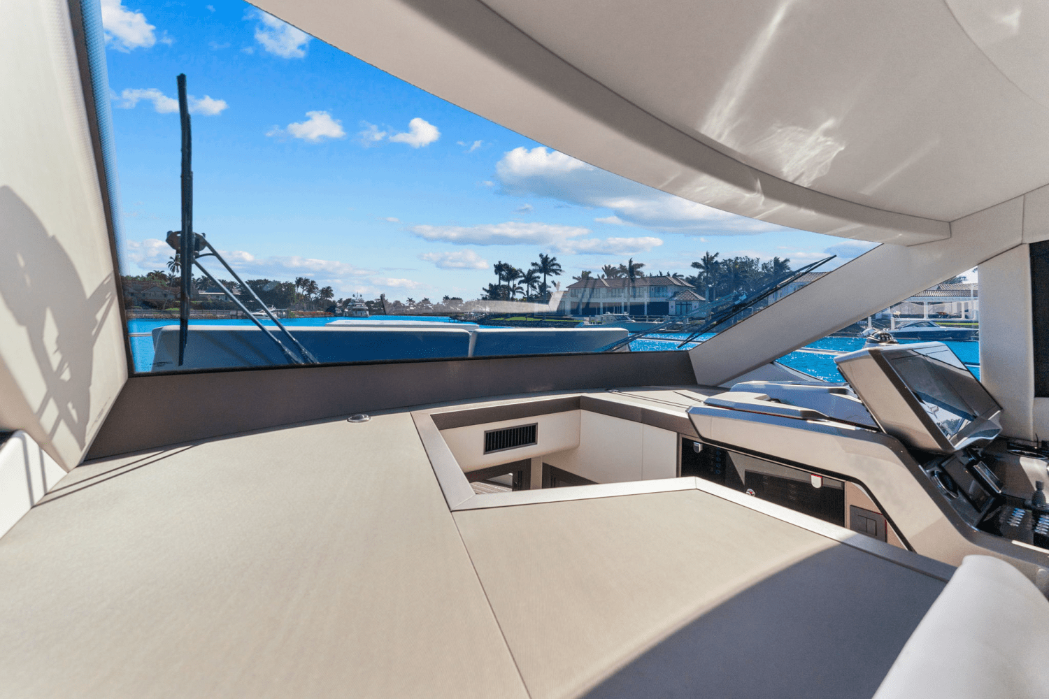 Slide: The Image of Galeon 480 FLY 2025 - 40