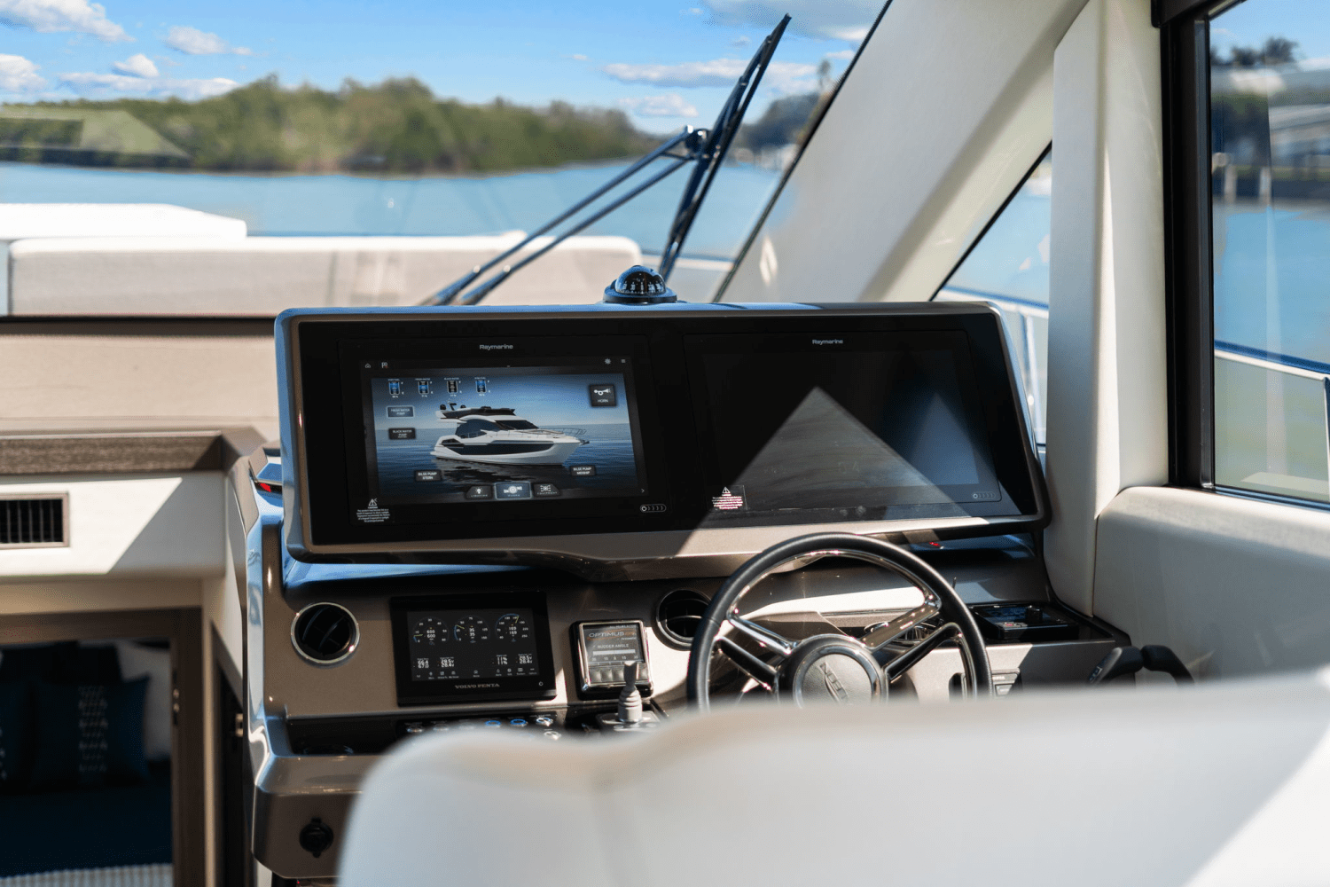 Slide: The Image of Galeon 480 FLY 2025 - 41