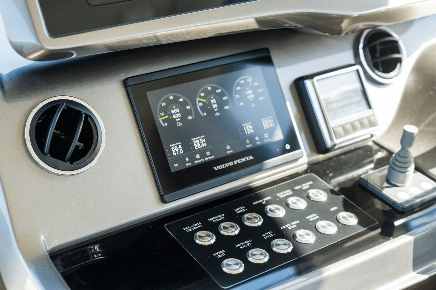 Slide: The Image of Galeon 480 FLY 2025 - 42