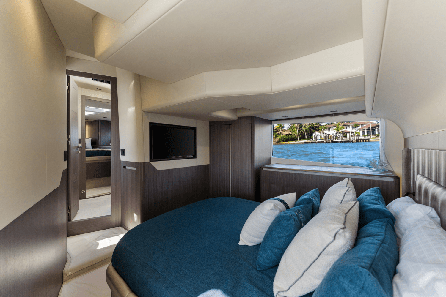 Slide: The Image of Galeon 480 FLY 2025 - 55