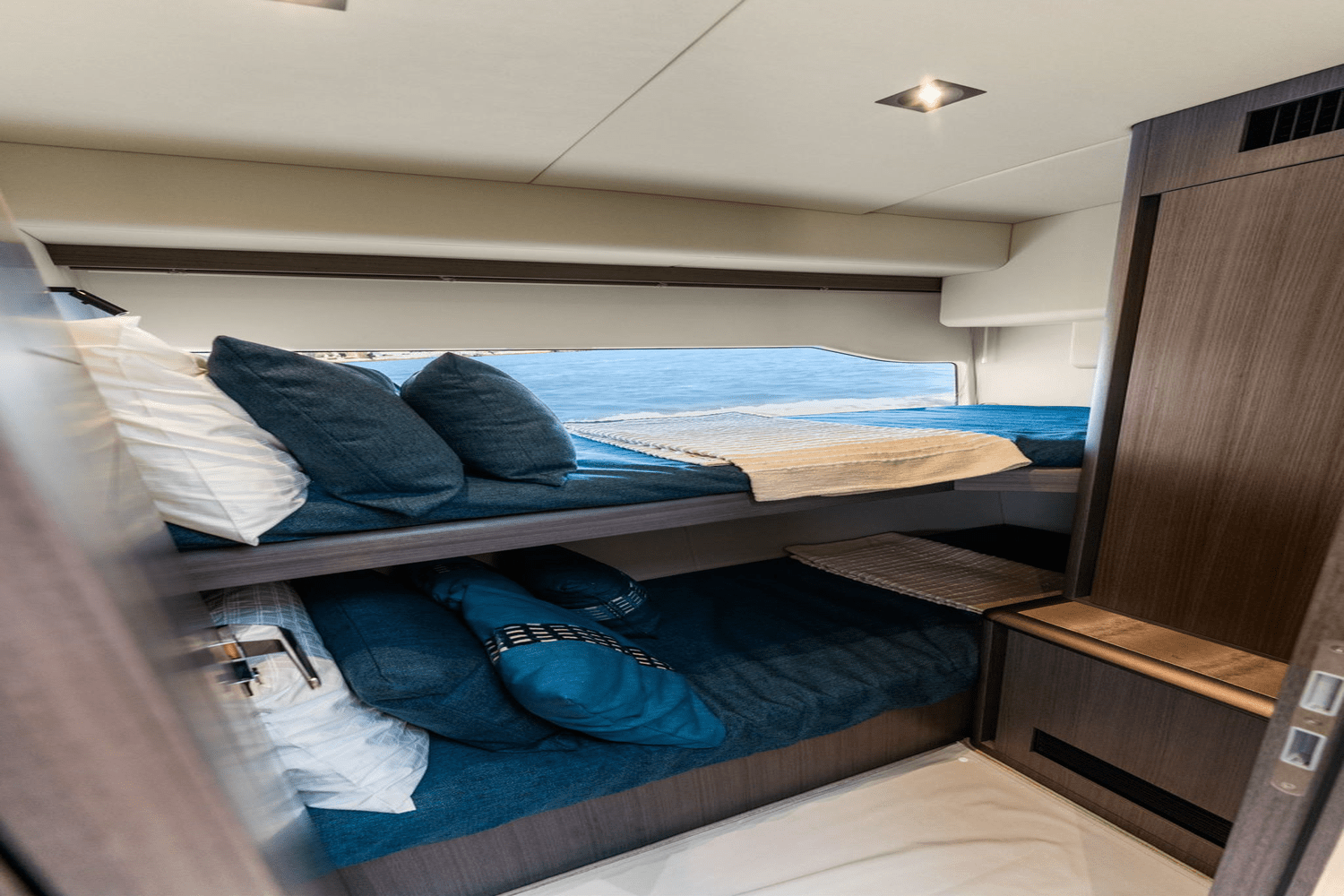 Slide: The Image of Galeon 480 FLY 2025 - 59