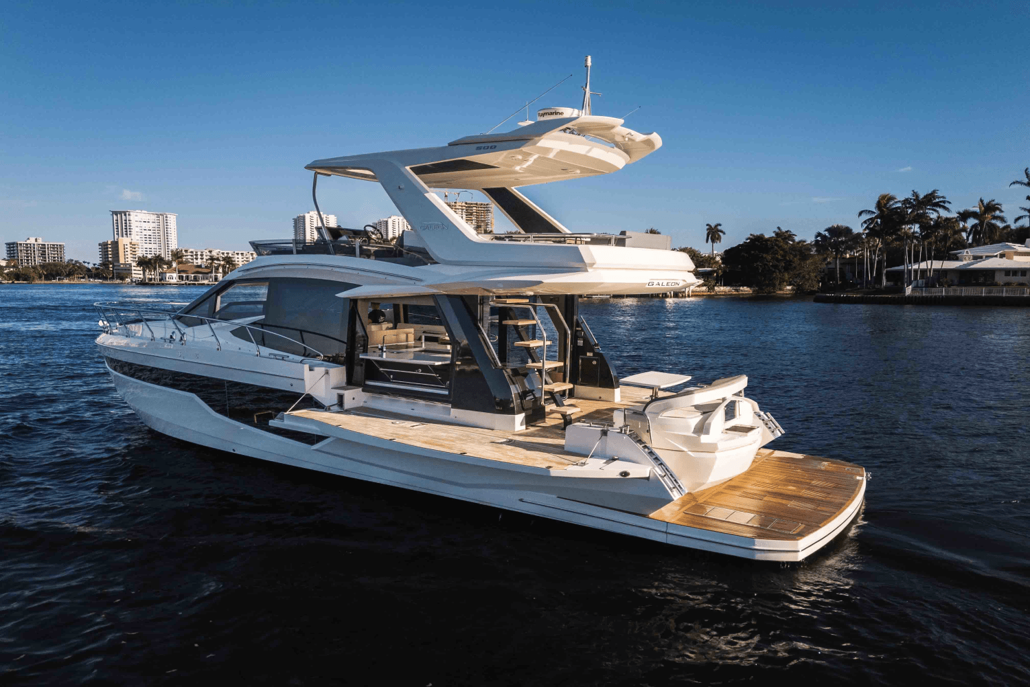 Slide: The Image of Galeon 500 FLY 2023 - 11