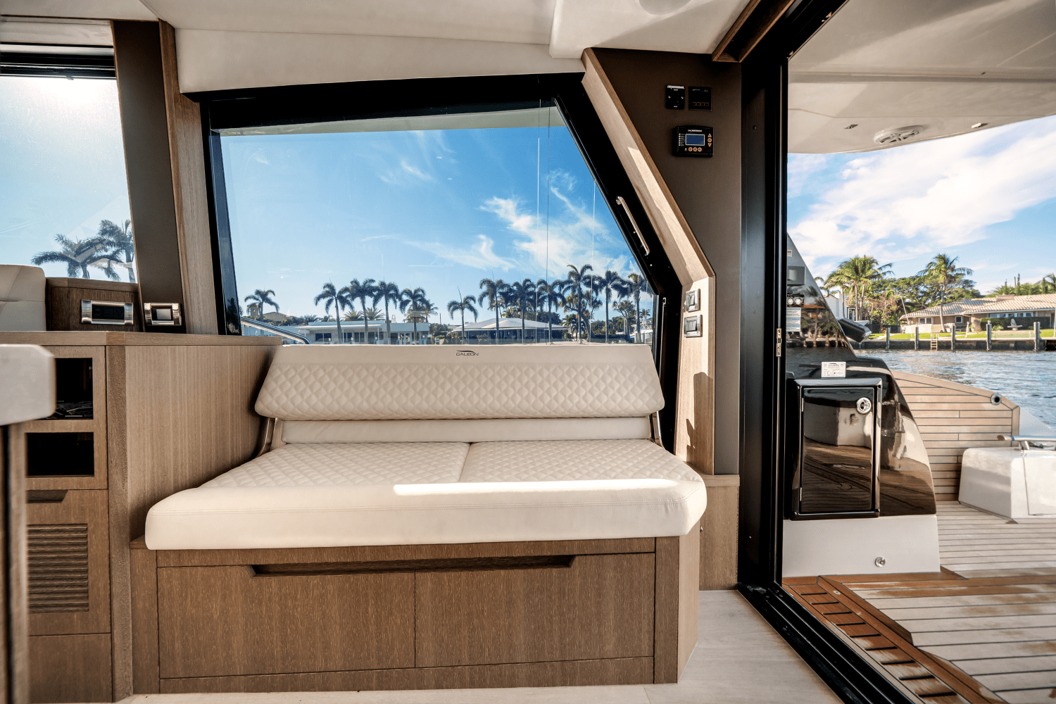 Slide: The Image of Galeon 500 FLY 2023 - 18