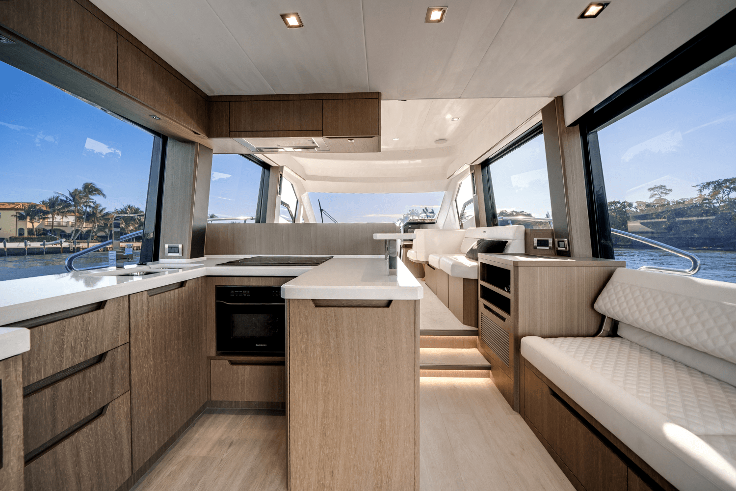 Slide: The Image of Galeon 500 FLY 2023 - 19