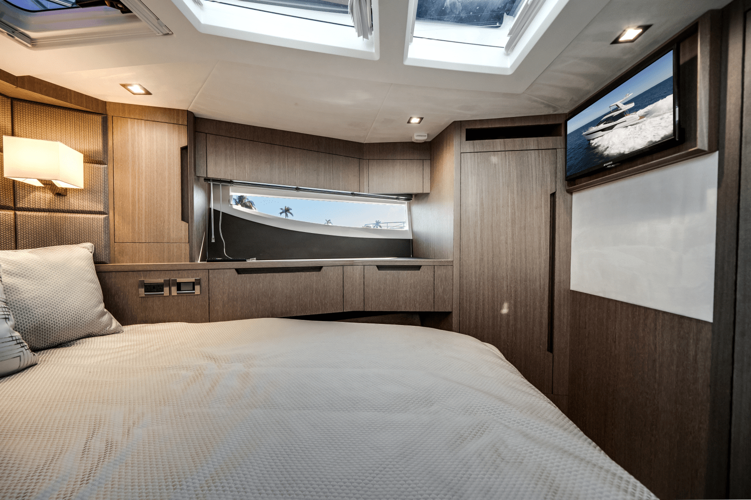 Slide: The Image of Galeon 500 FLY 2023 - 27