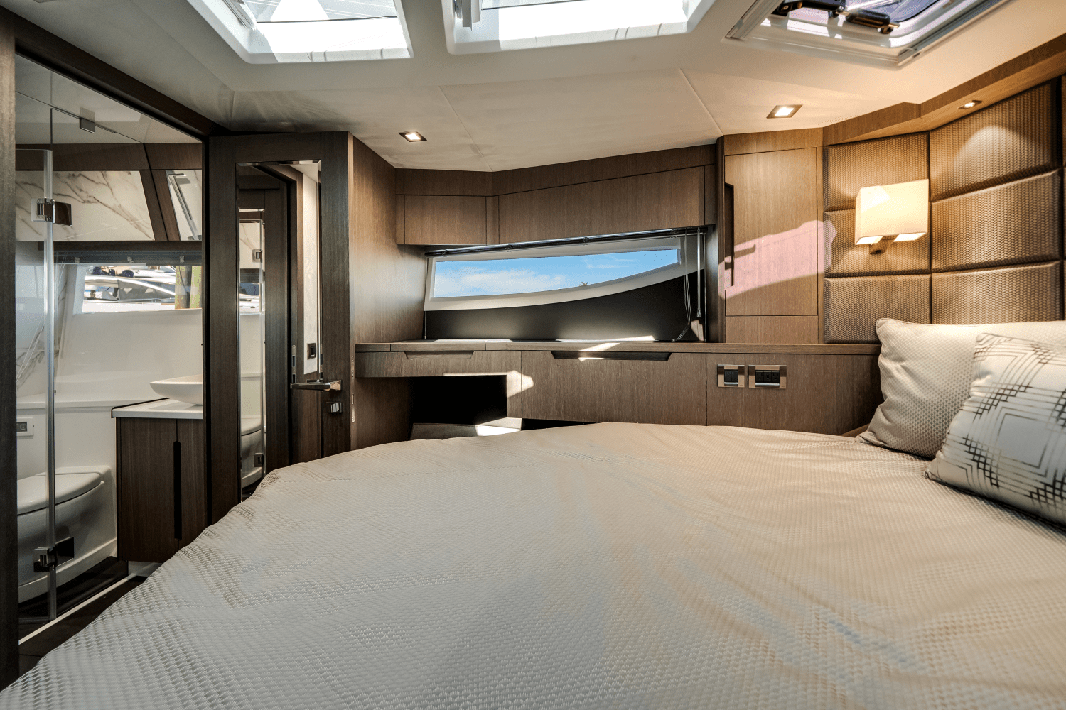 Slide: The Image of Galeon 500 FLY 2023 - 28