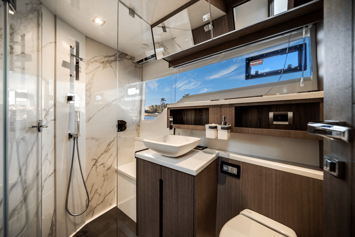 Slide: The Image of Galeon 500 FLY 2023 - 30