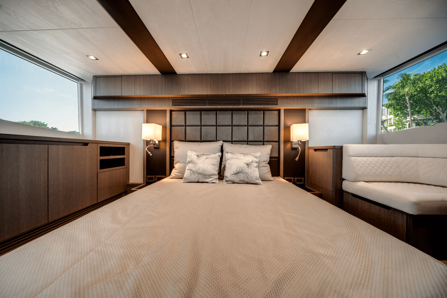 Slide: The Image of Galeon 500 FLY 2023 - 31