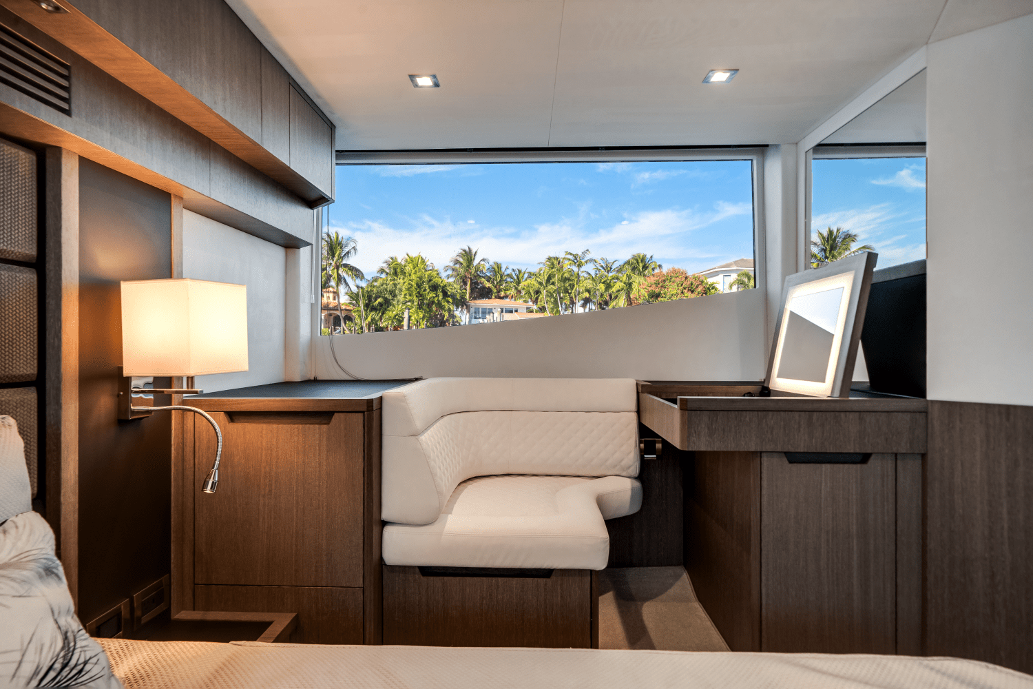Slide: The Image of Galeon 500 FLY 2023 - 36