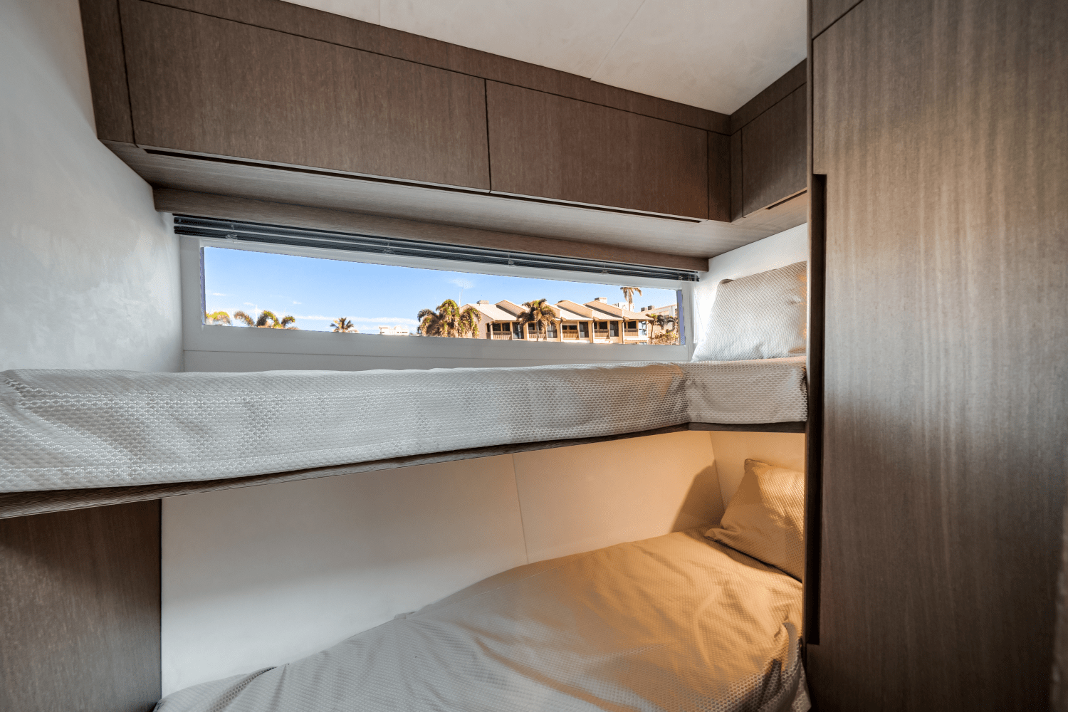 Slide: The Image of Galeon 500 FLY 2023 - 37