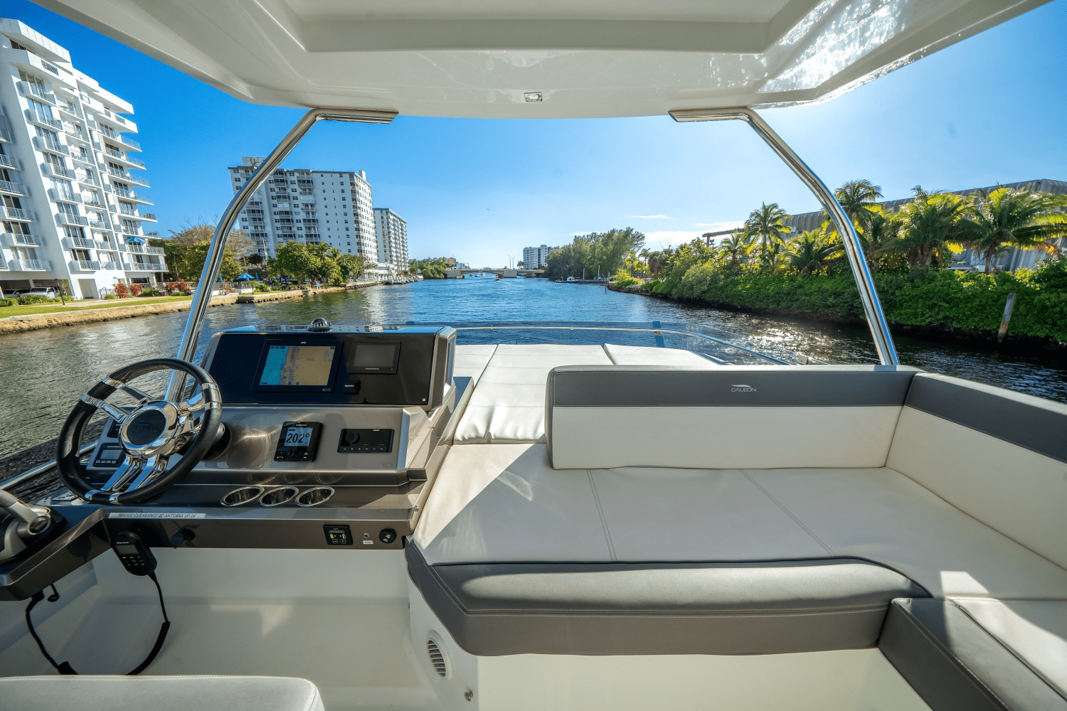 Slide: The Image of Galeon 500 FLY 2023 - 43