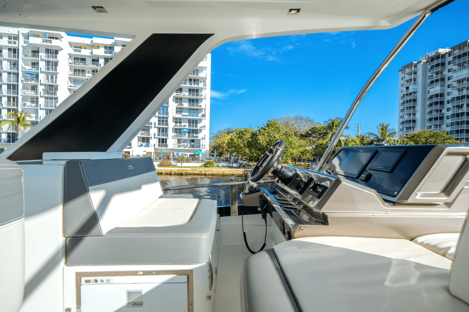 Slide: The Image of Galeon 500 FLY 2023 - 45