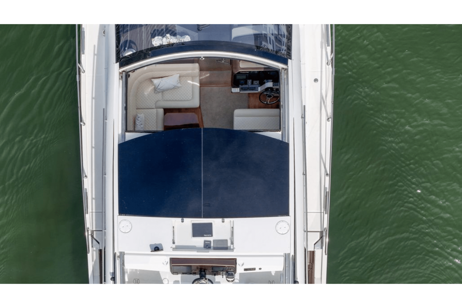Slide: The Image of Galeon 510 SKY 2020 - 19