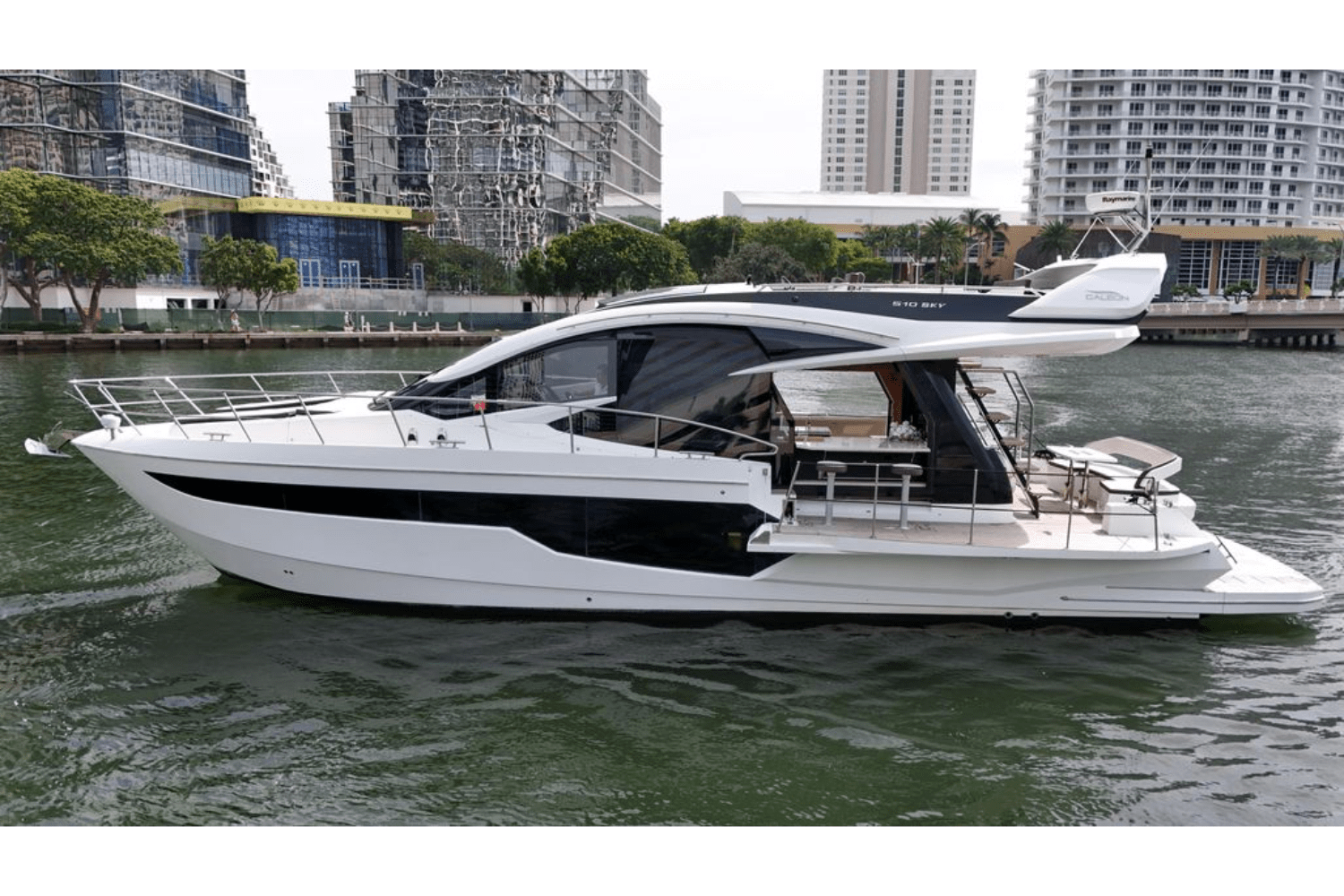 Slide: The Image of Galeon 510 SKY 2020 - 23
