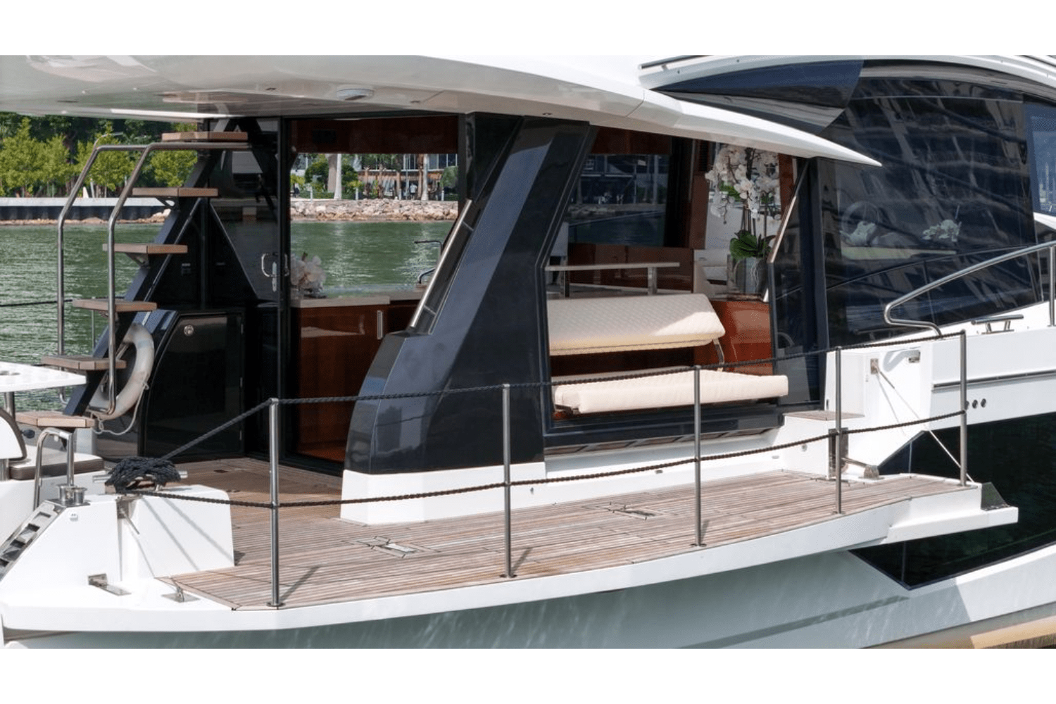 Slide: The Image of Galeon 510 SKY 2020 - 32