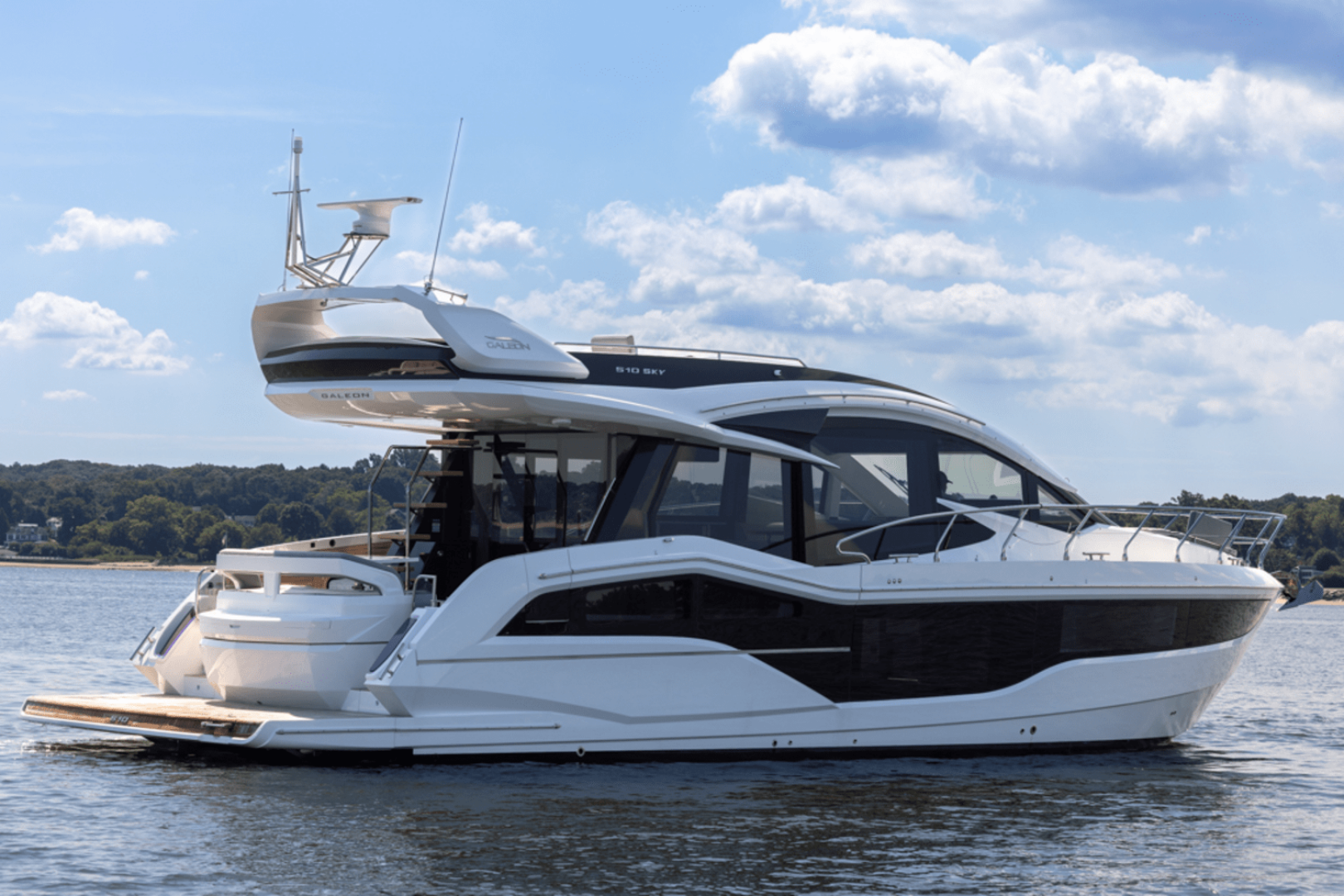 Slide: The Image of Galeon 510 SKY 2025 - 4628380