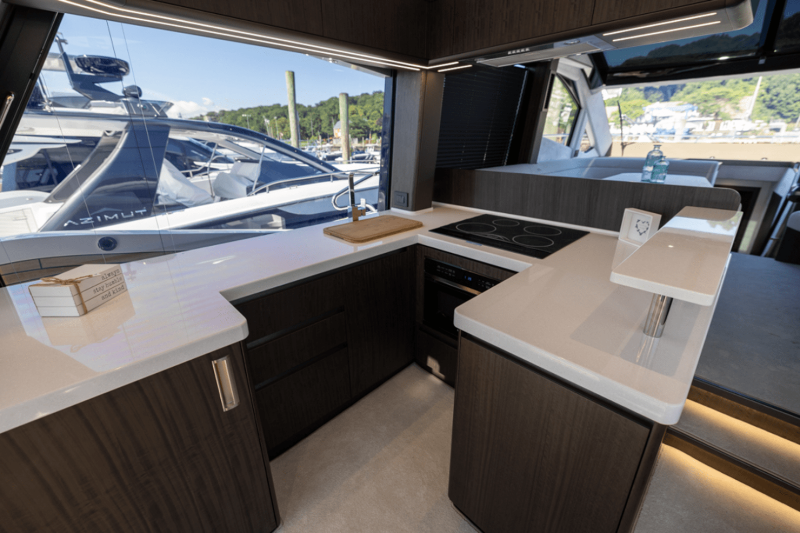 Slide: The Image of Galeon 510 SKY 2025 - 4628394