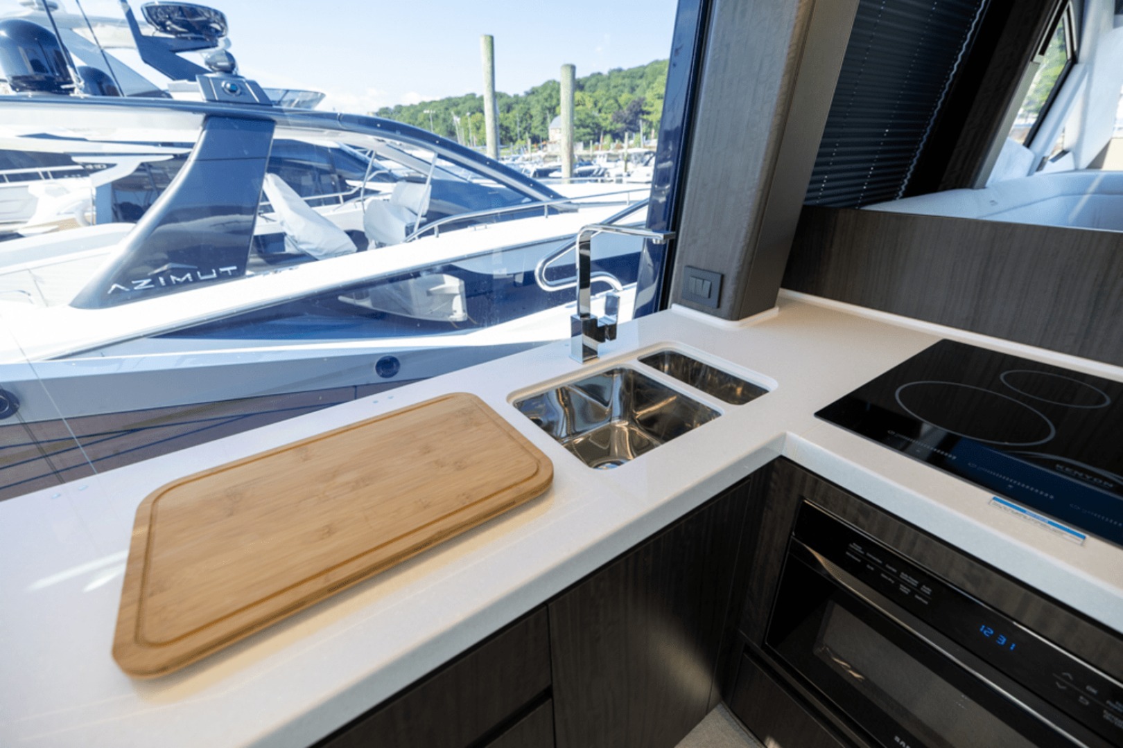 Slide: The Image of Galeon 510 SKY 2025 - 4628395