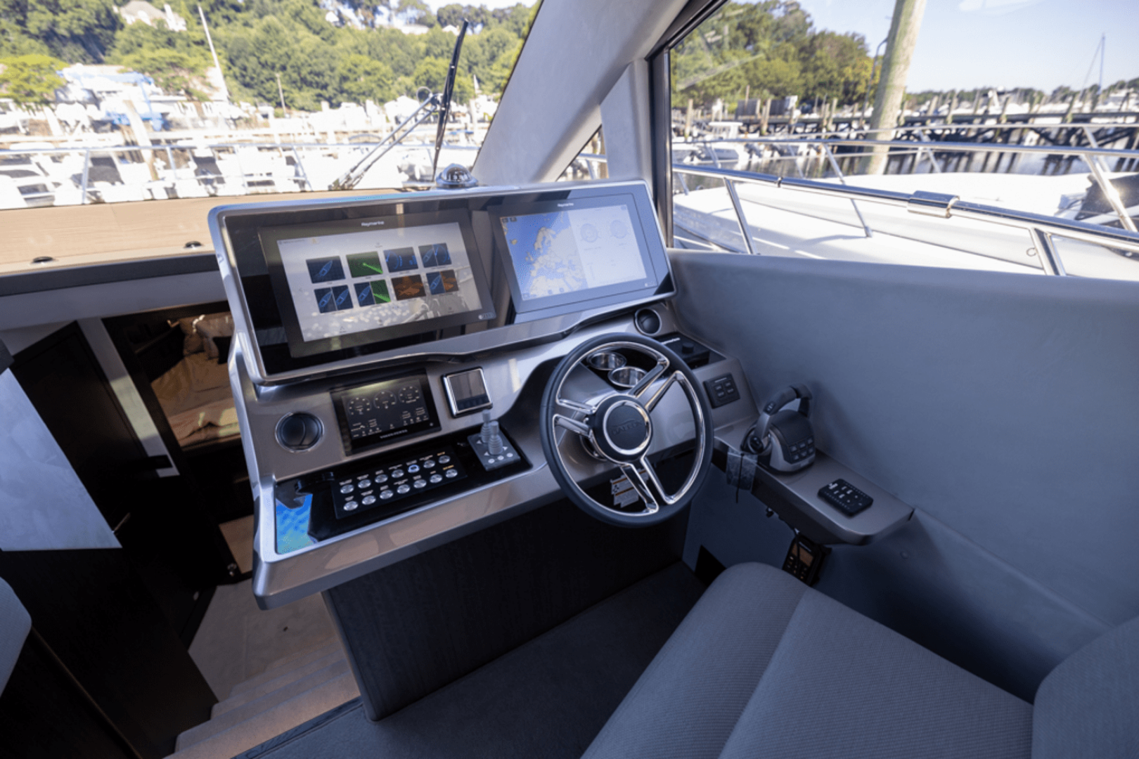Slide: The Image of Galeon 510 SKY 2025 - 4628401
