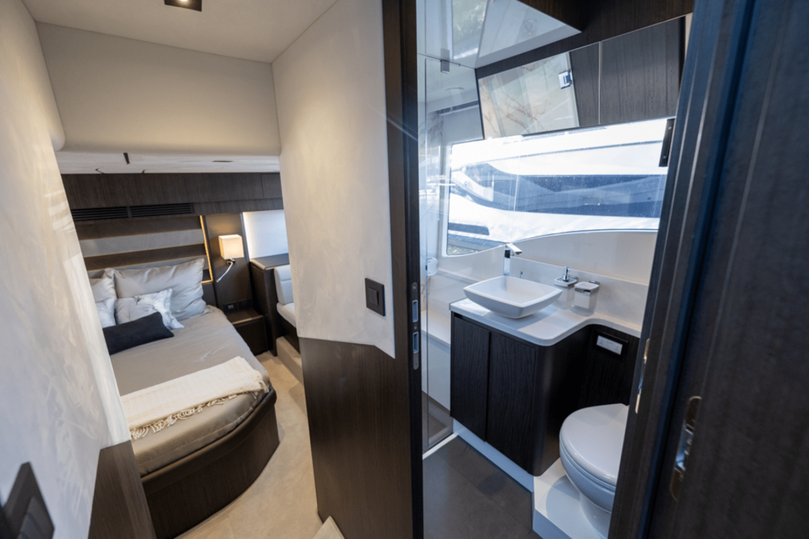 Slide: The Image of Galeon 510 SKY 2025 - 4628411