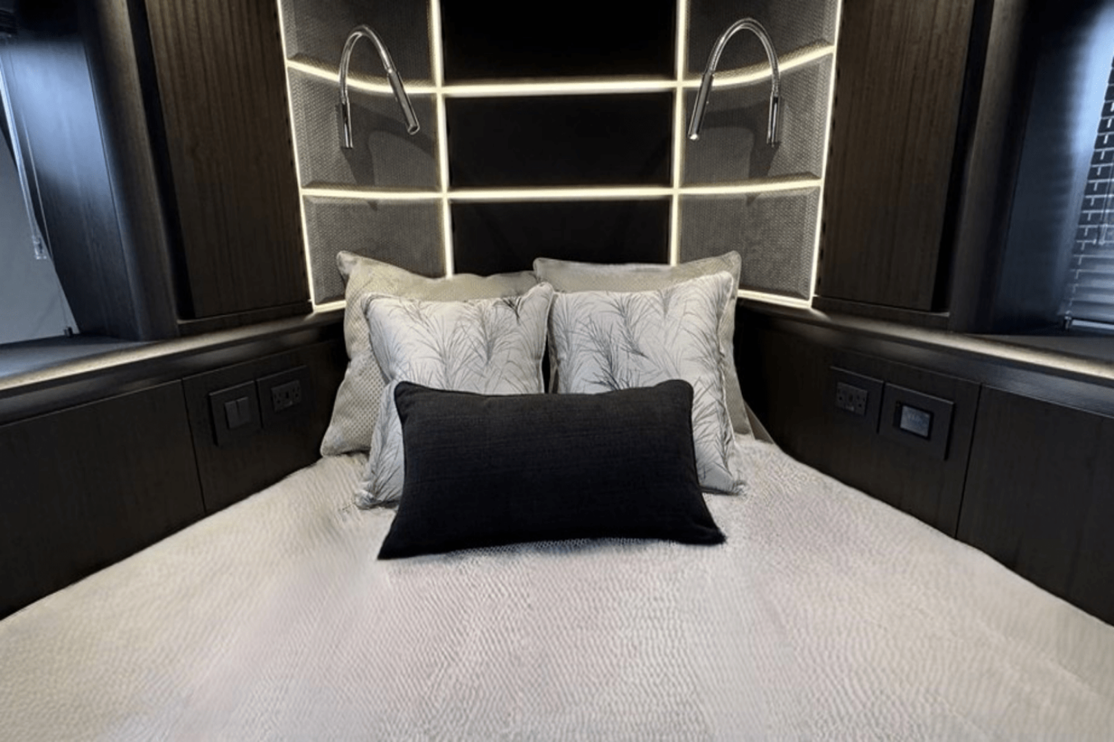 Slide: The Image of Galeon 510 SKY 2025 - 4718604