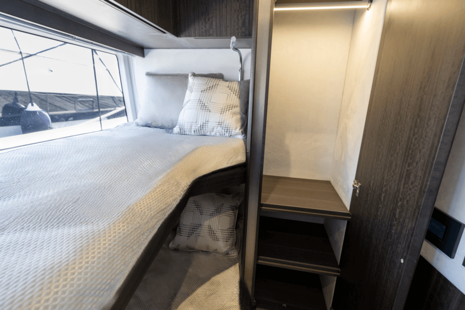 Slide: The Image of Galeon 510 SKY 2025 - 4718606
