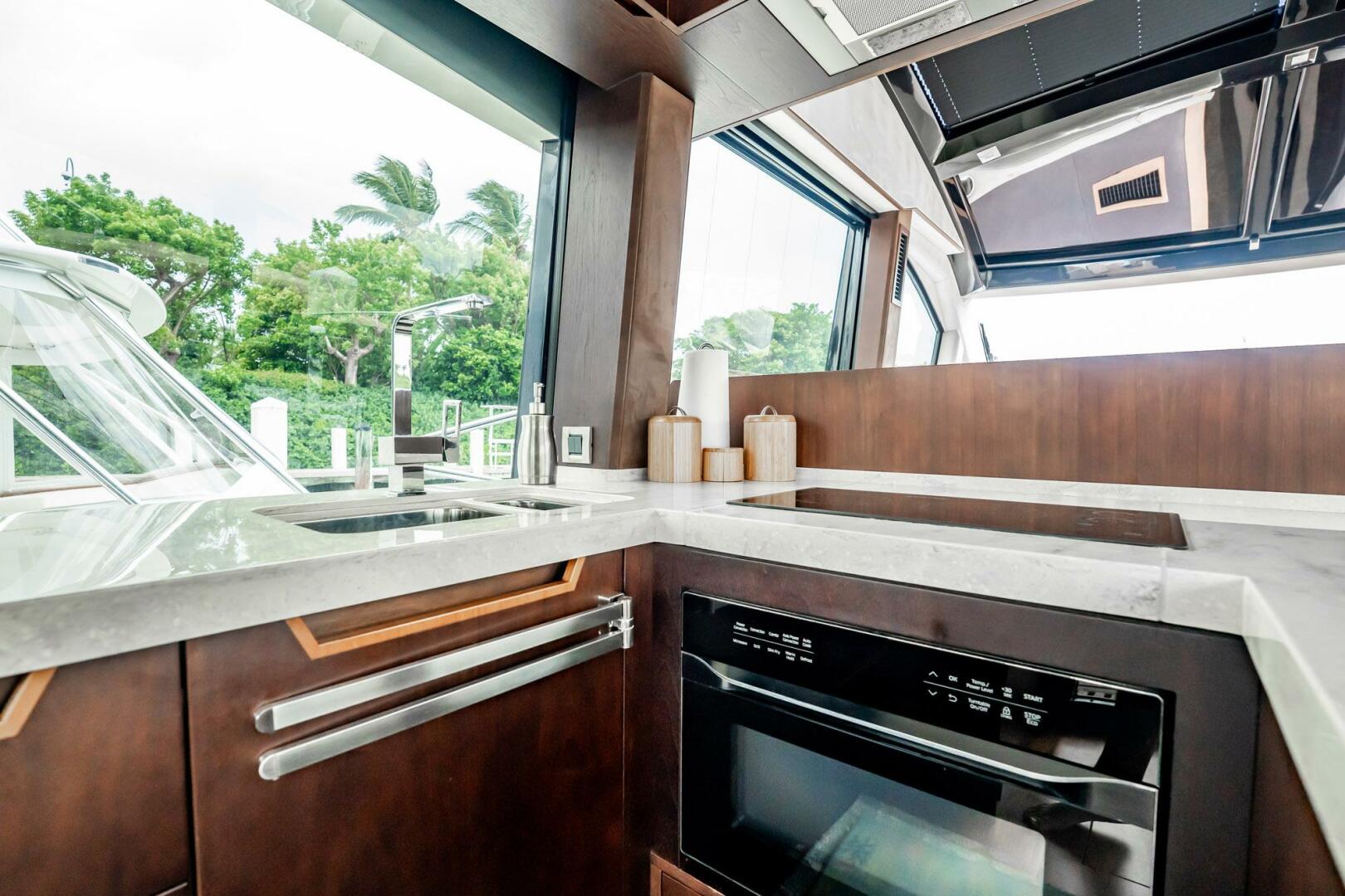 Slide: The Image of Galeon 510 Skybridge 2017 - 5470056