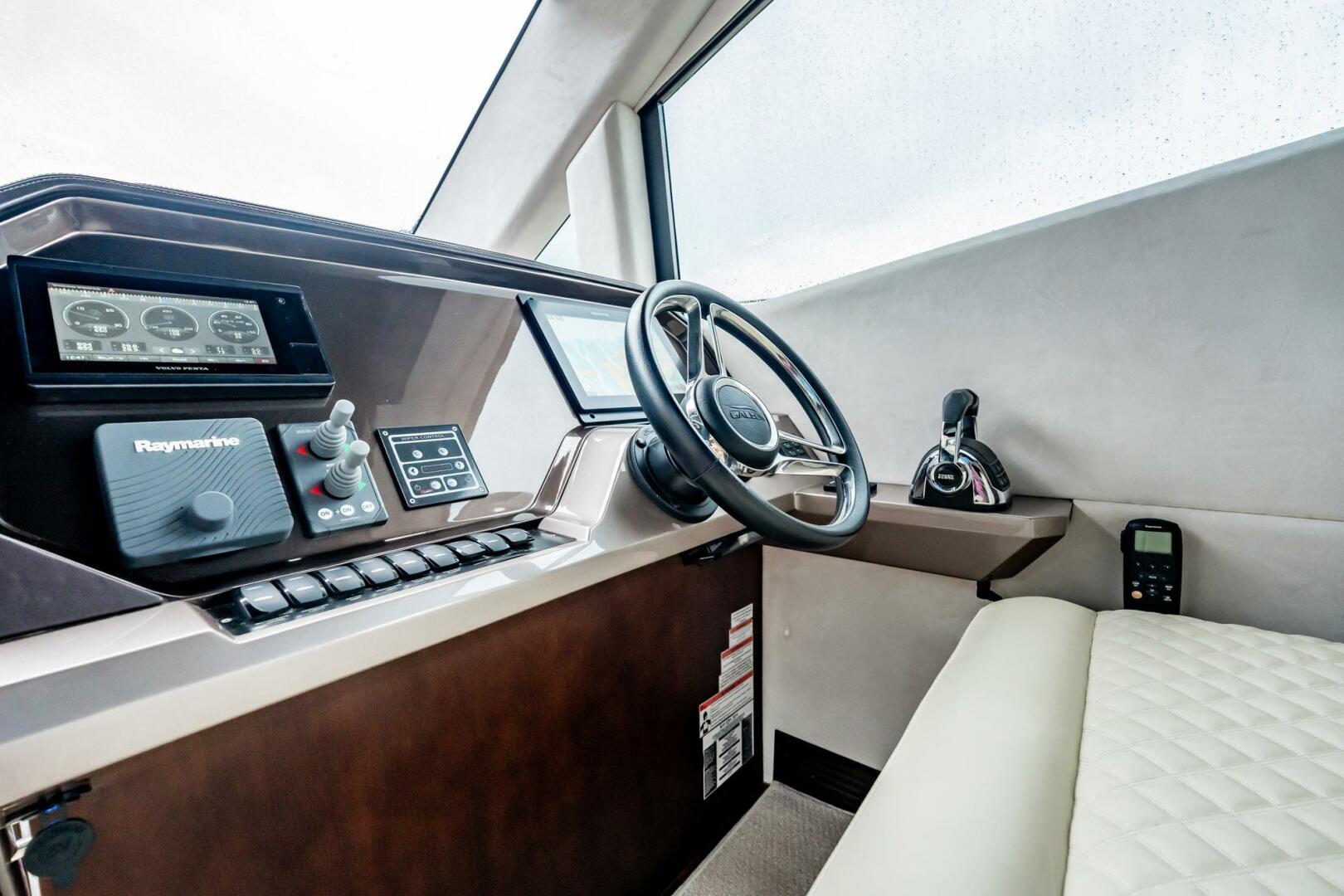 Slide: The Image of Galeon 510 Skybridge 2017 - 5470064
