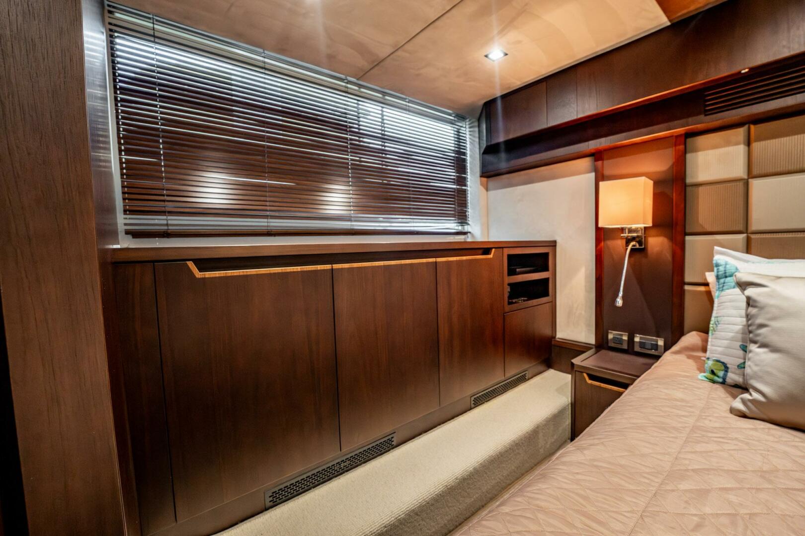 Slide: The Image of Galeon 510 Skybridge 2017 - 5470082