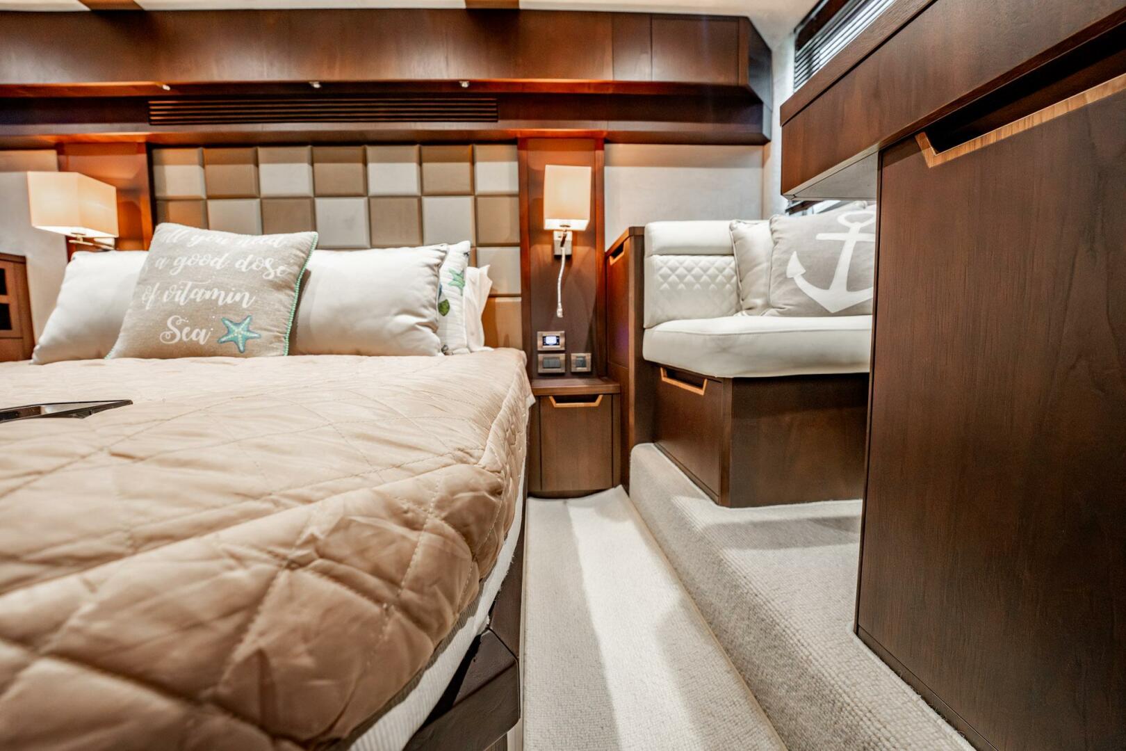 Slide: The Image of Galeon 510 Skybridge 2017 - 5470086