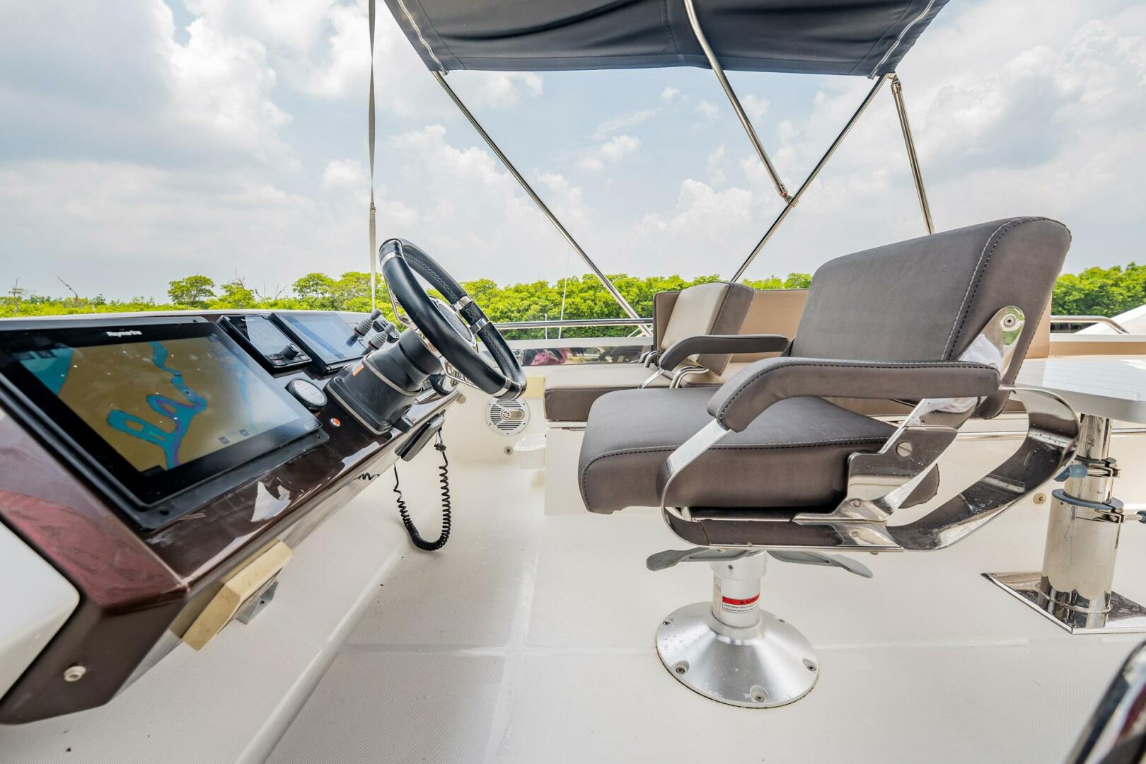 Slide: The Image of Galeon 510 Skybridge 2017 - 5470101