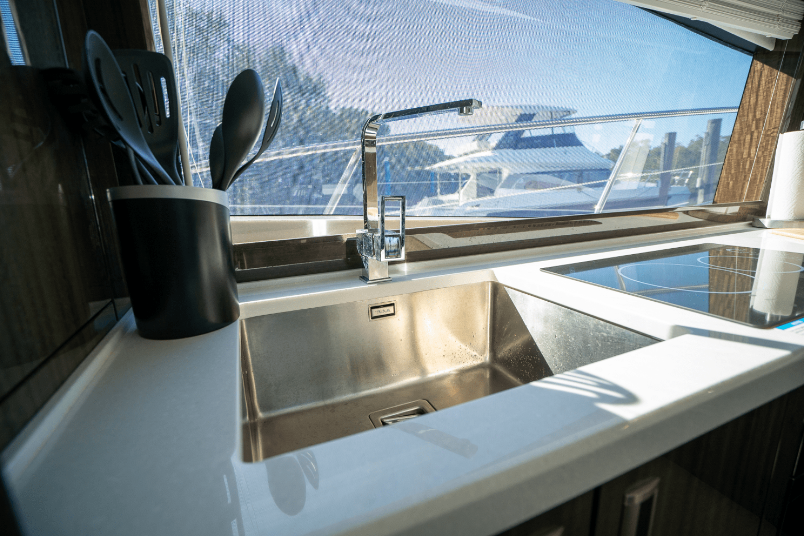 Slide: The Image of Galeon 550 FLY 2022 - 15