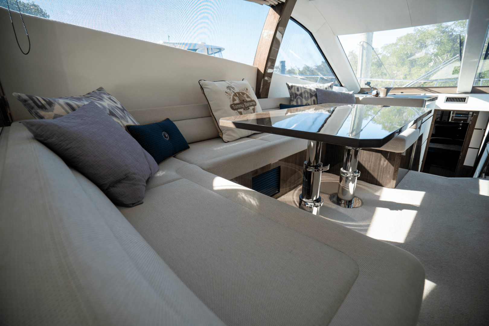 Slide: The Image of Galeon 550 FLY 2022 - 20