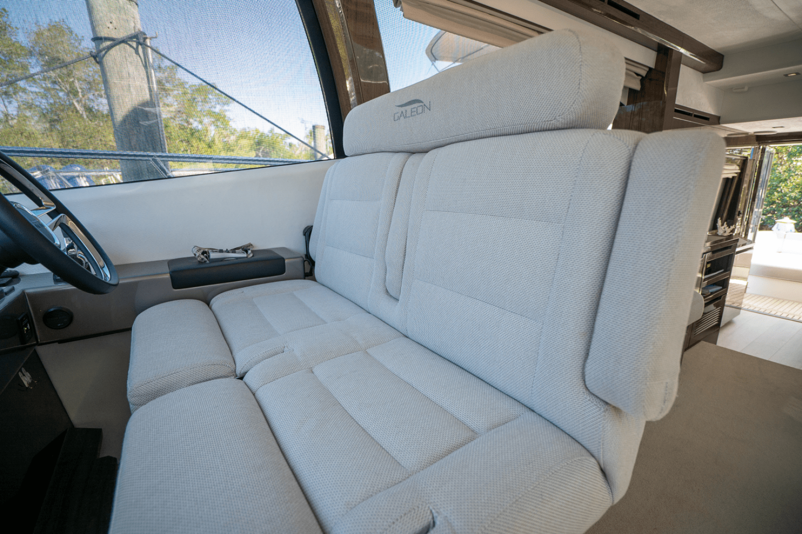 Slide: The Image of Galeon 550 FLY 2022 - 28