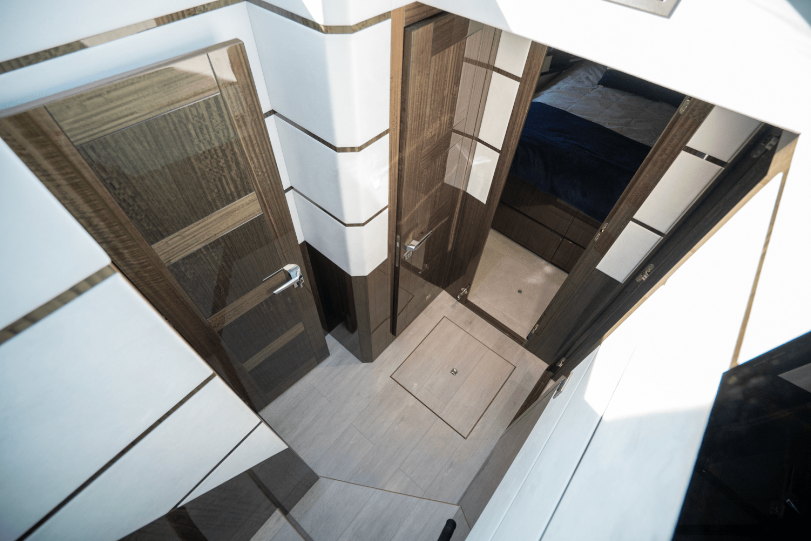 Slide: The Image of Galeon 550 FLY 2022 - 30